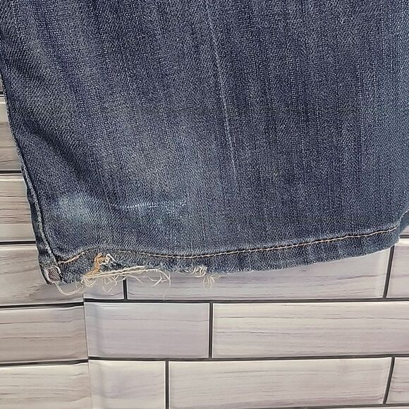 Guess blue denim bootcut jeans distressed Women's Size 29 (Measured 32) - Picture 12 of 16